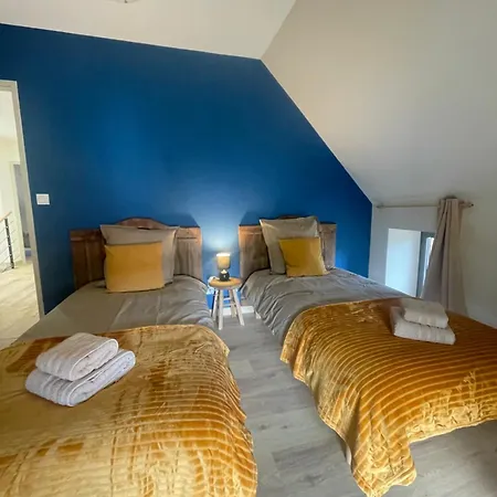 Grande Renovee Avec Piscine Nyaraló Felzins