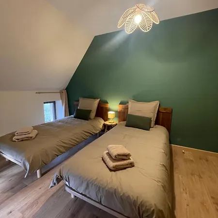 Grande Renovee Avec Piscine Nyaraló