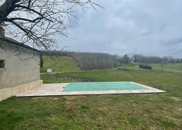 Grande Renovee Avec Piscine Nyaraló