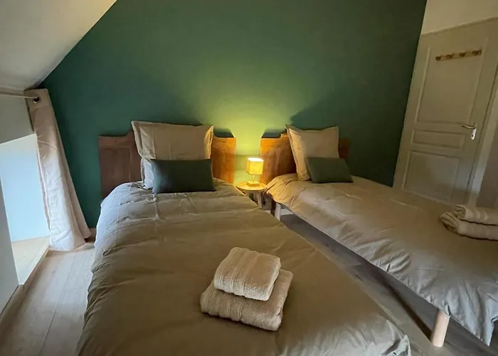 Grande Renovee Avec Piscine Nyaraló