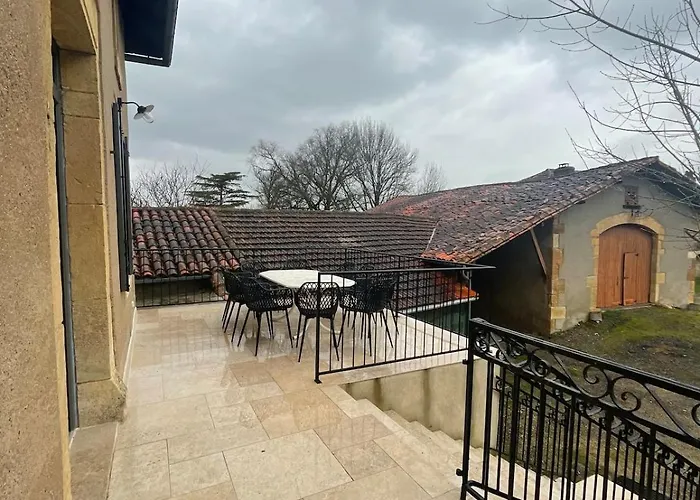 Grande Renovee Avec Piscine Felzins