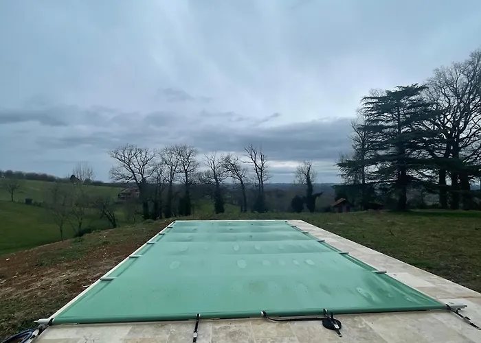 Grande Renovee Avec Piscine Nyaraló Felzins