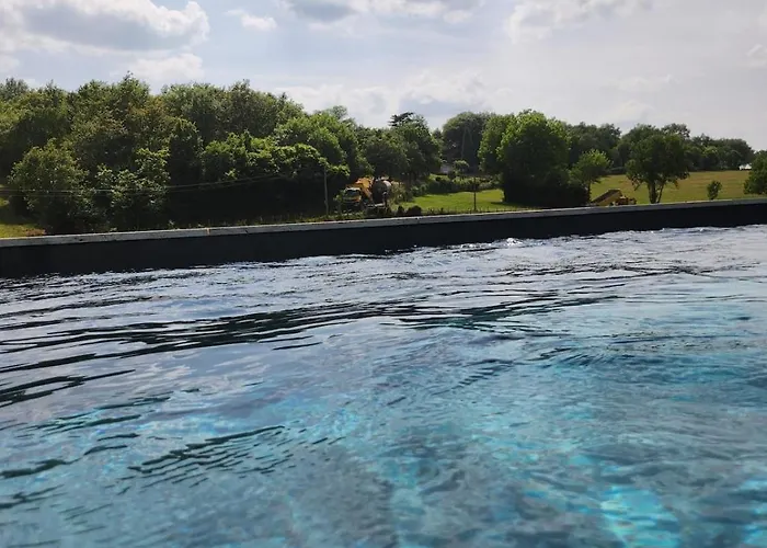 Grande Renovee Avec Piscine Felzins