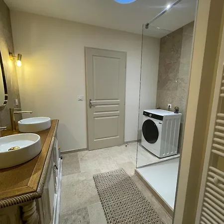 Grande Renovee Avec Piscine Holiday home *