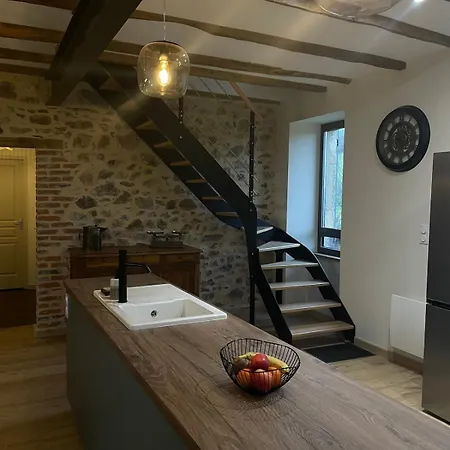 Casa vacanze Grande Rénovée Avec Piscine Felzins