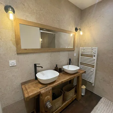 Grande Renovee Avec Piscine Felzins