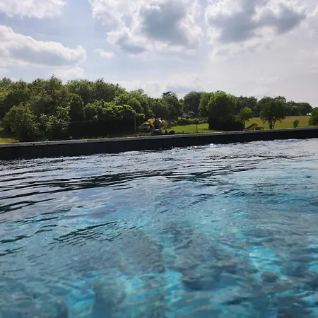 Grande Renovee Avec Piscine Felzins